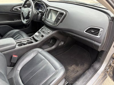 2017 Chrysler 200 Limited Platinum