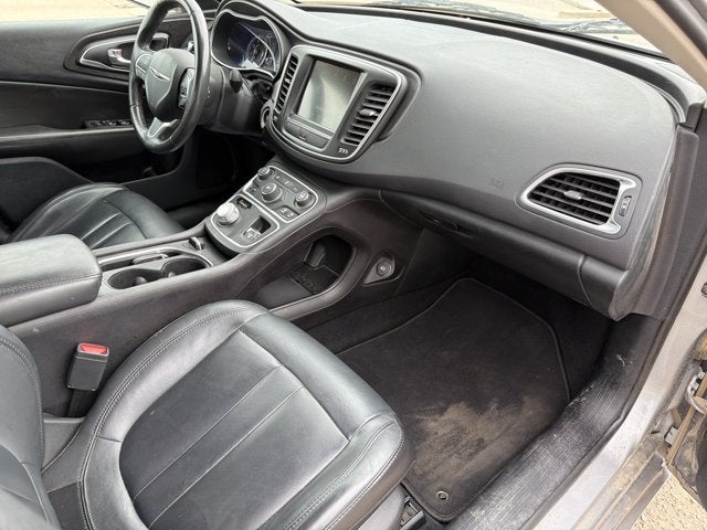 2017 Chrysler 200 Limited Platinum