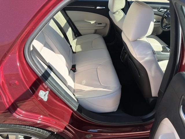 2016 Chrysler 300C 300C