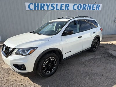 2020 Nissan Pathfinder SL