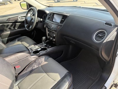 2020 Nissan Pathfinder SL