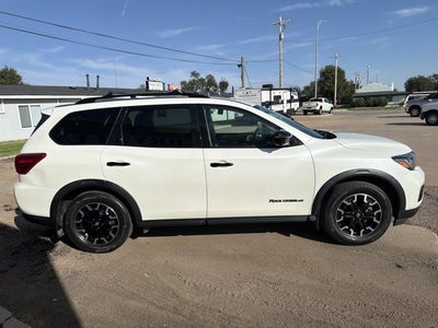 2020 Nissan Pathfinder SL